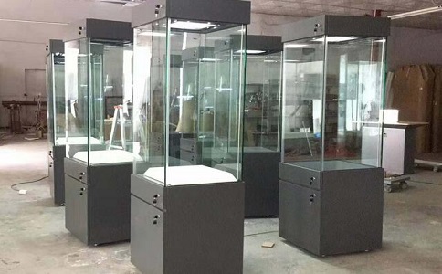 新定制的展柜有異味應(yīng)該如何快速去除?